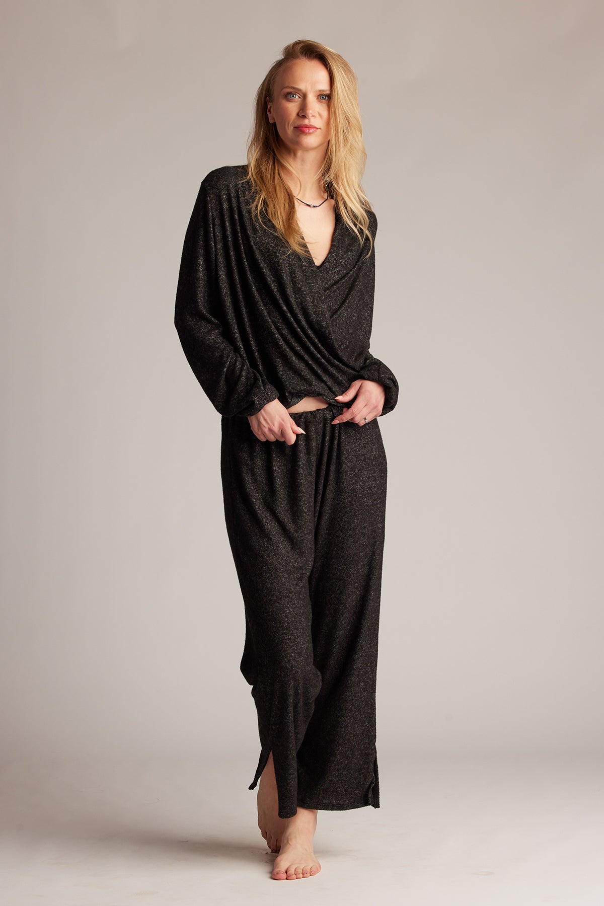 #color_heather-black