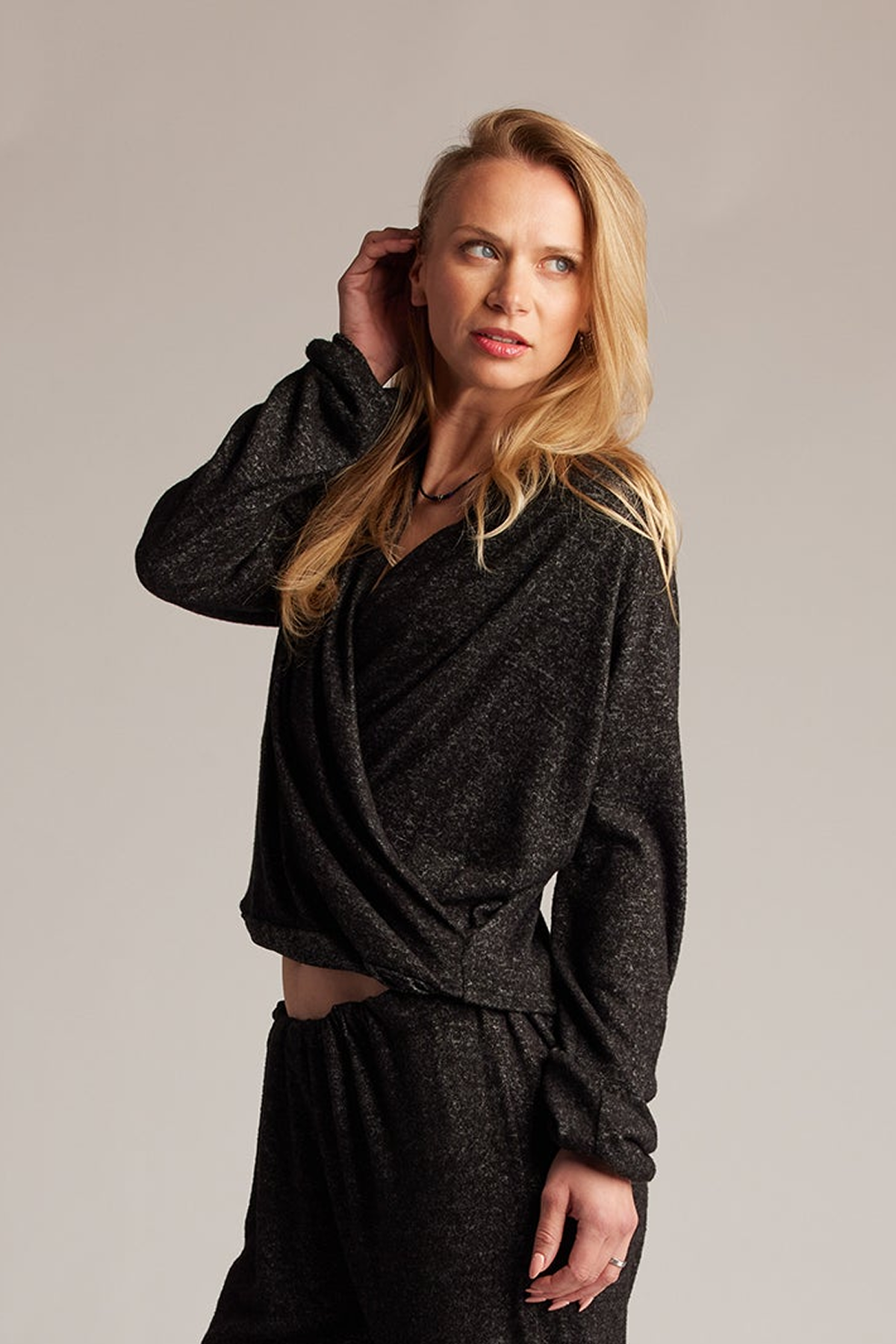 #color_heather-black
