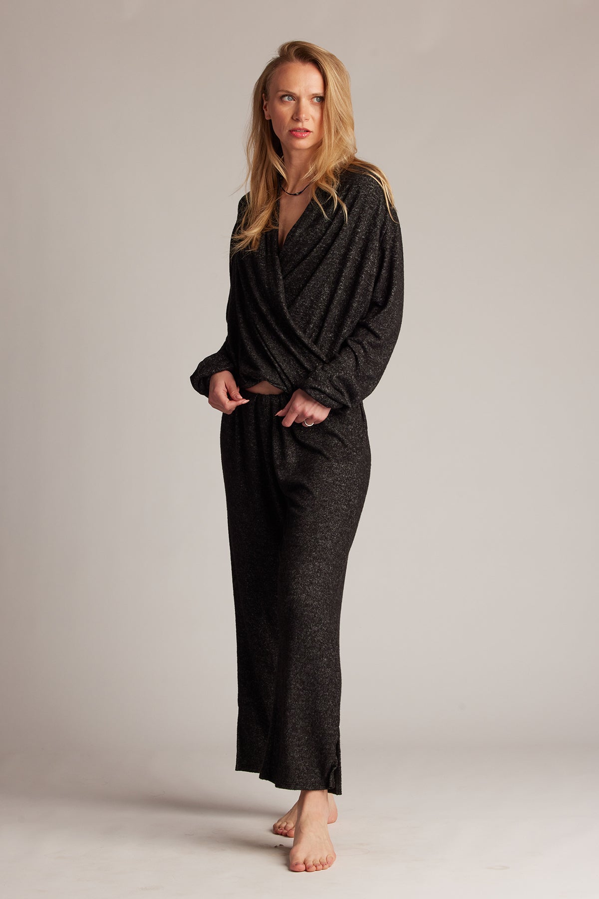 #color_heather-black