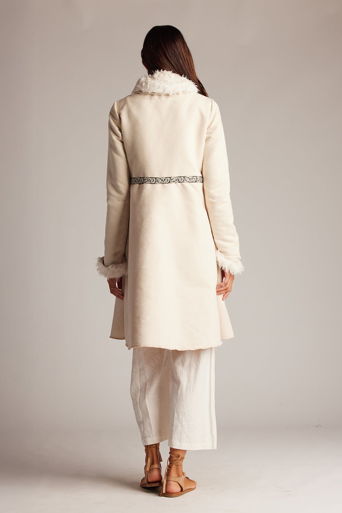 #color_ivory