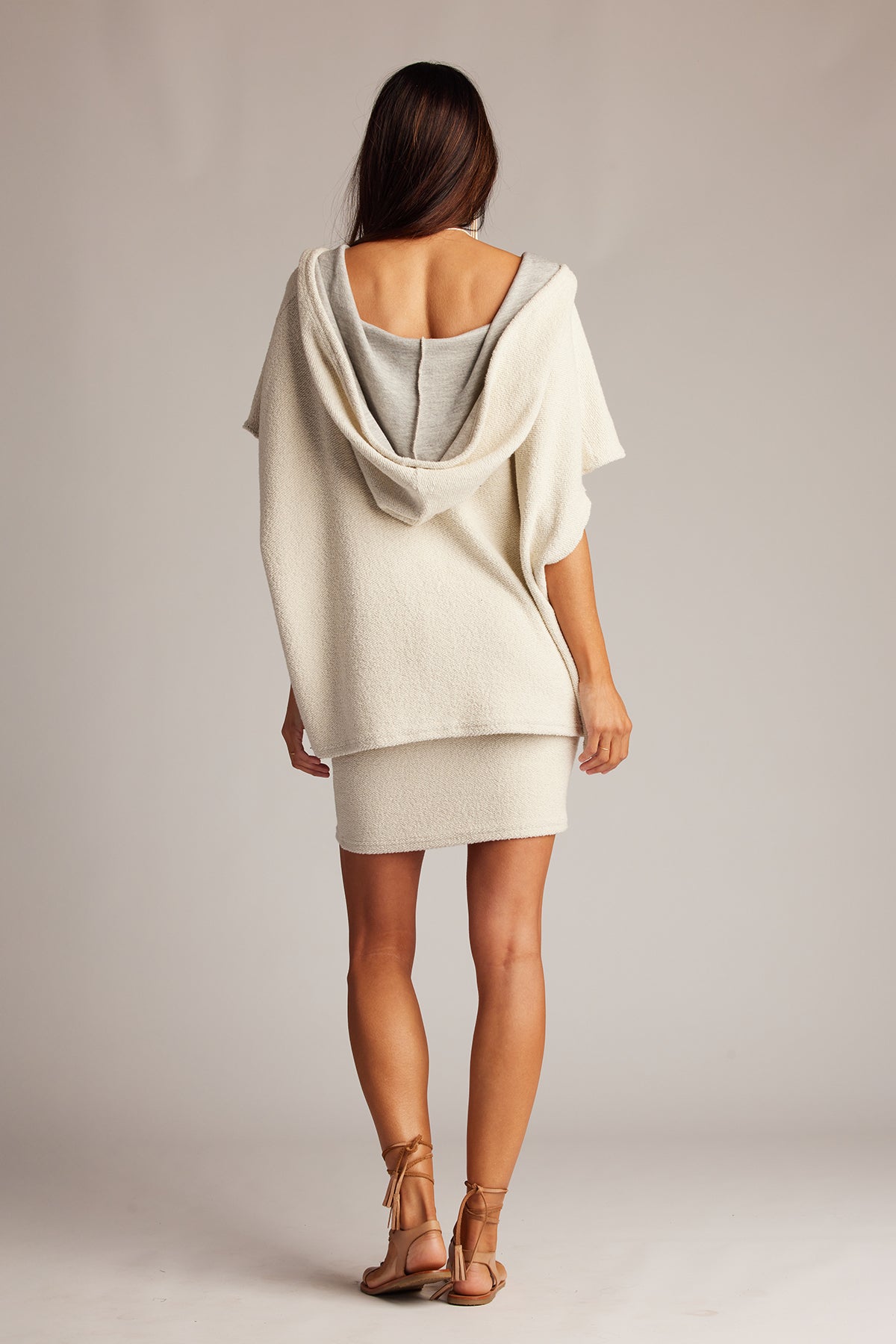 #color_cream-grey